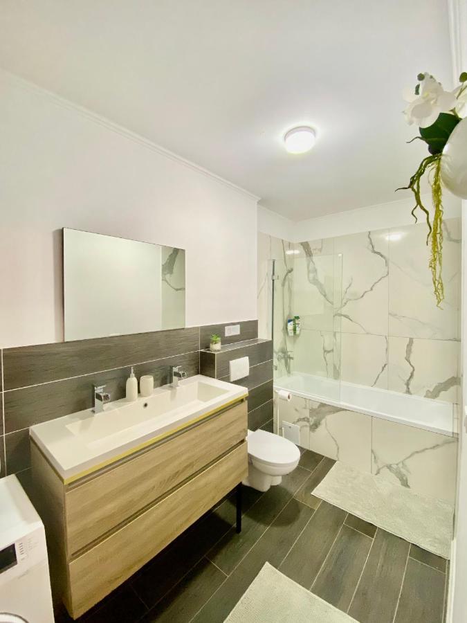 Dekan Forest Apartments Timisoara Dumbravita  ภายนอก รูปภาพ